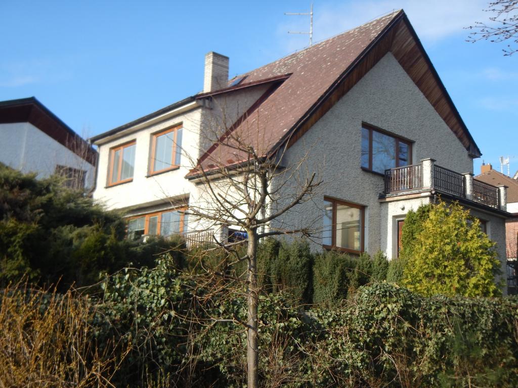 Dvougenerační rodinný dům 230 m2 se zahradou 854